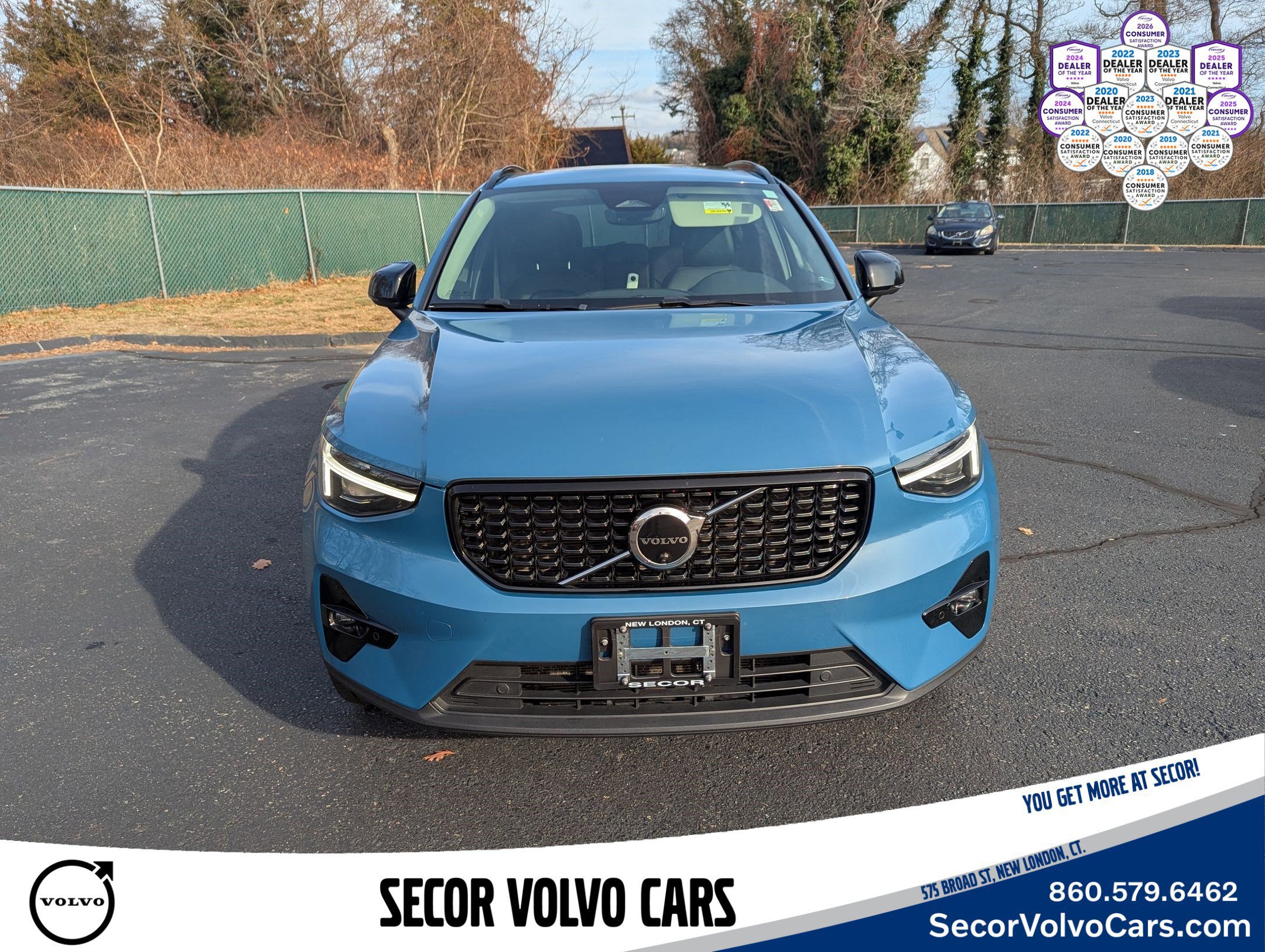 Certified 2023 Volvo XC40 B5 Ultimate w/ Protection Package Premier image 2
