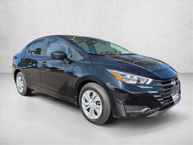 Used 2017 Nissan Versa SV FWD image 3