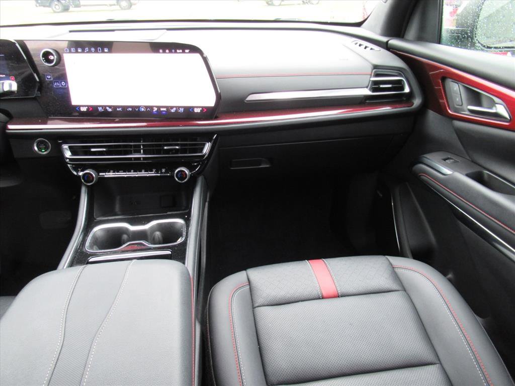 Used 2024 Chevrolet Traverse RS w/ LPO, Floor Liner Package image 13