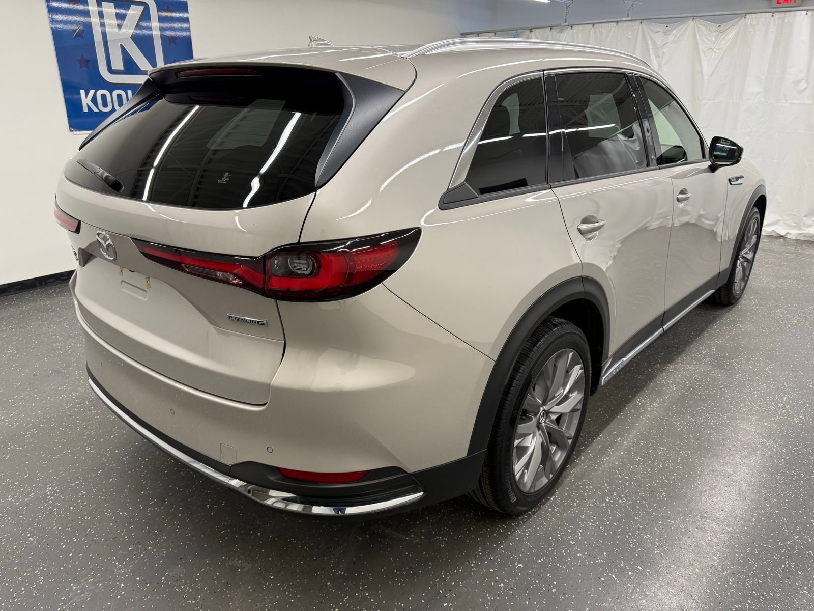 Used 2025 MAZDA CX-90 3.3 Turbo w/ Premium Plus Pkg image 2