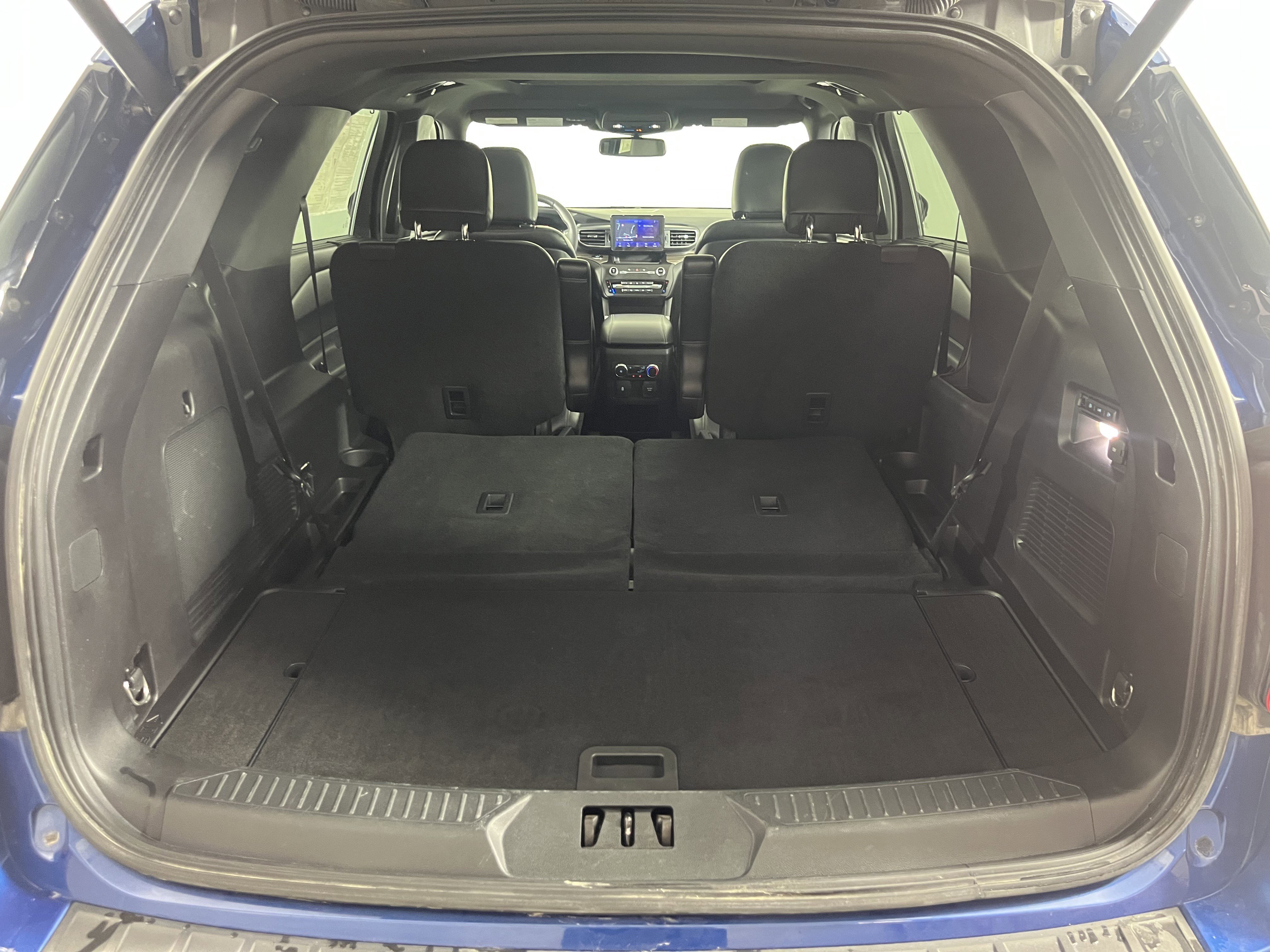 Used 2020 Ford Explorer Limited AWD/4WD image 30