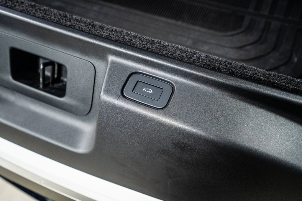 Used 2024 Land Rover Range Rover SE image 56