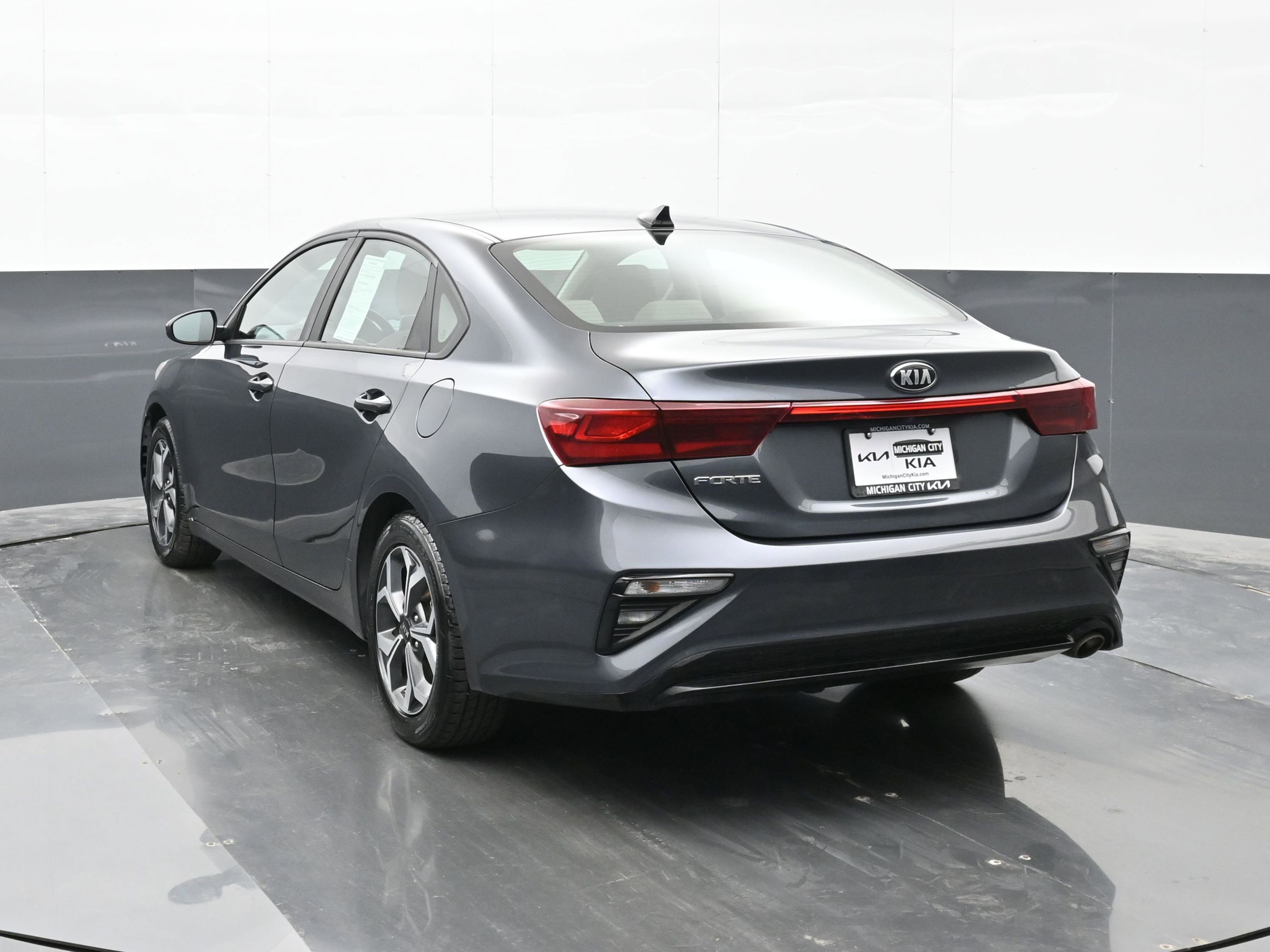 Used 2020 Kia Forte LXS FWD image 2