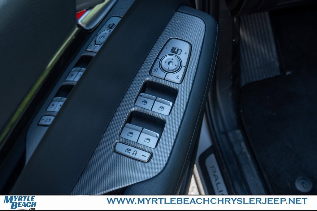 Used 2022 Hyundai Palisade Limited w/ Cargo Package image 17