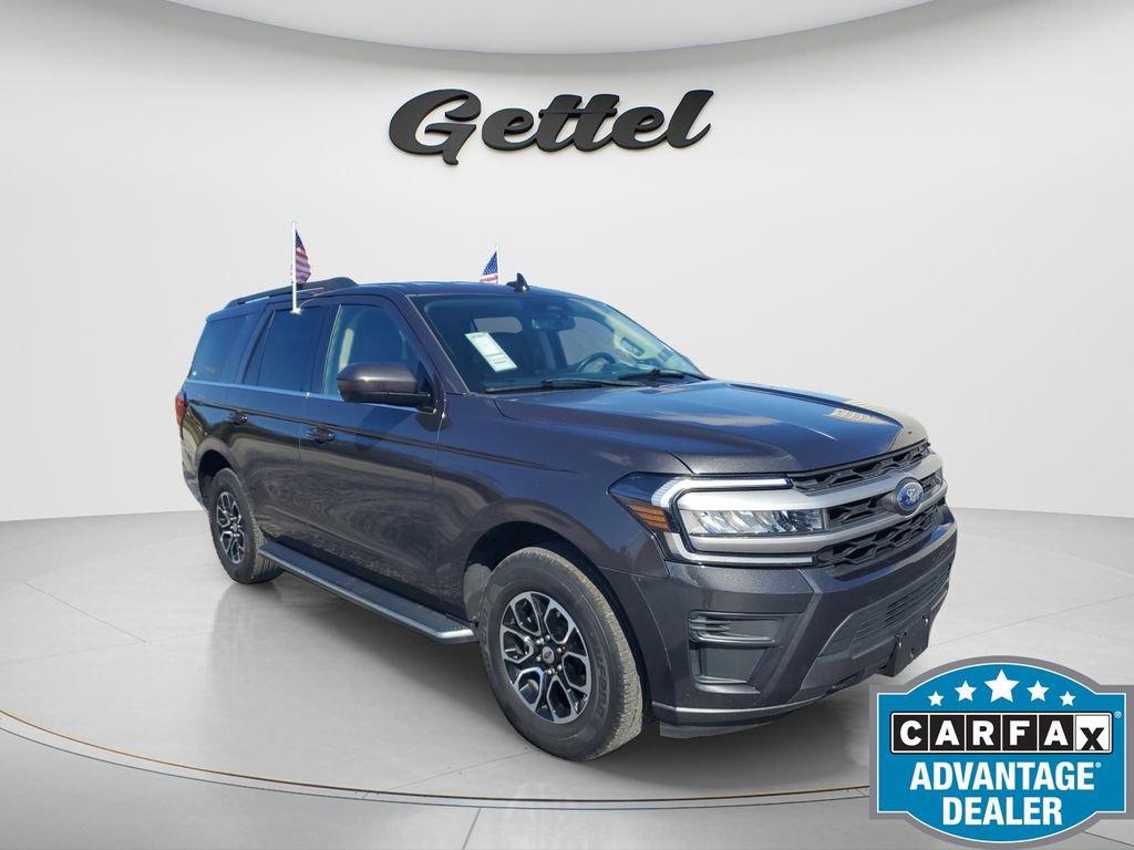 Used 2022 Ford Expedition XLT image 2
