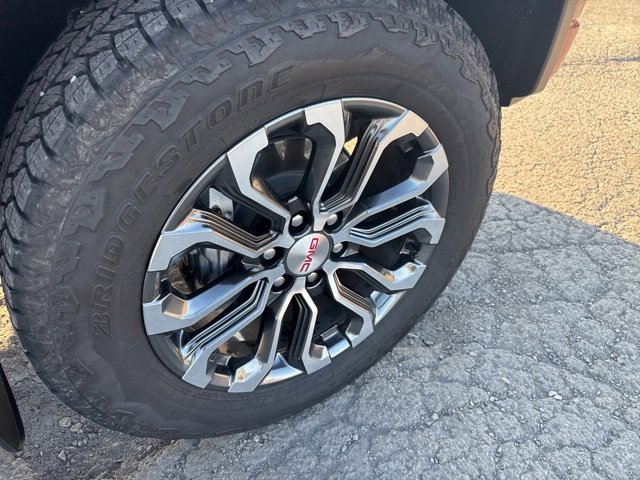 Certified 2024 GMC Canyon Denali image 15