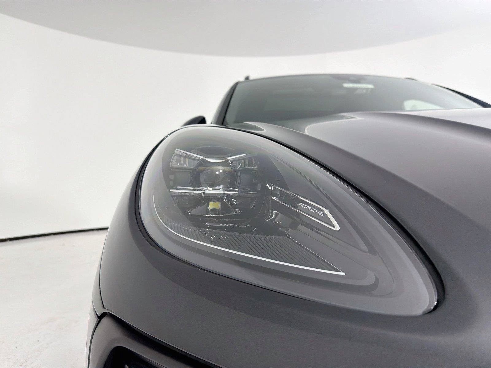 New 2026 Porsche Macan S AWD/4WD image 33