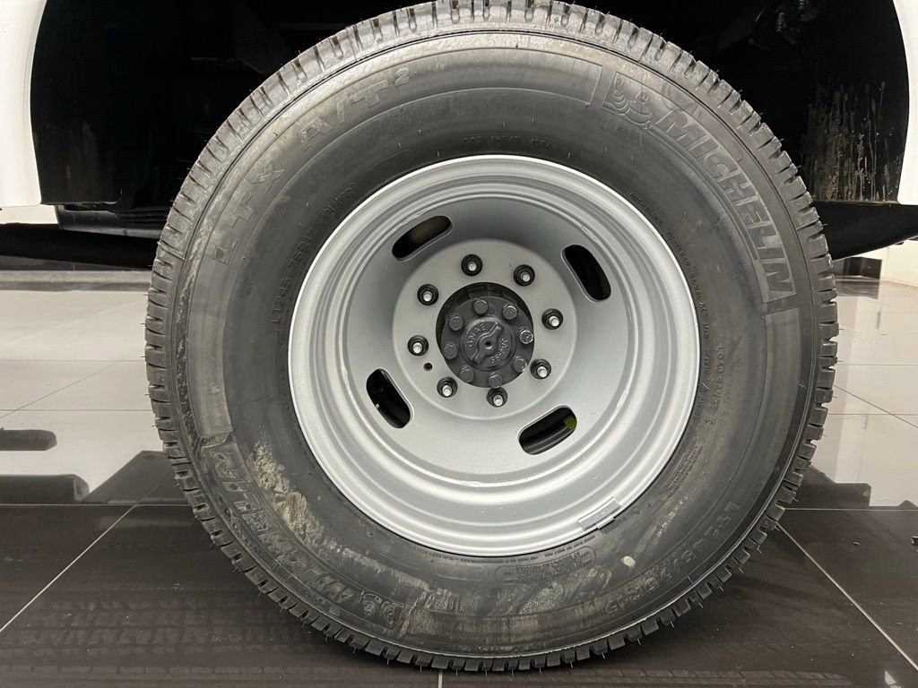 New 2026 Ford F350 XL w/ XL Chrome Package image 7