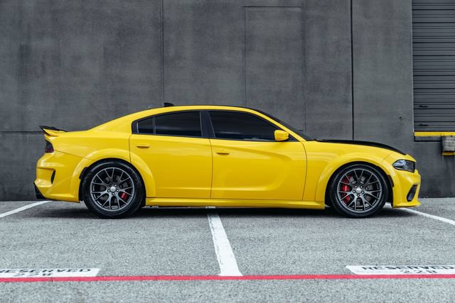 Used 2018 Dodge Charger SRT w/ Technology Group RWD image 12