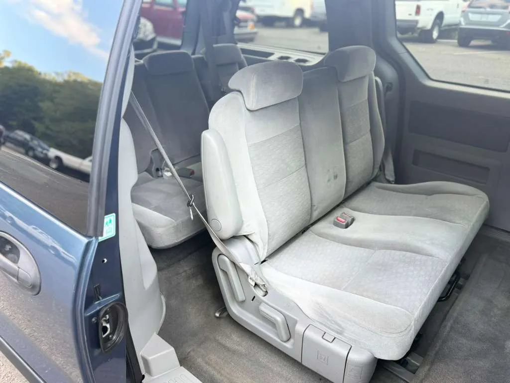 Used 2006 Ford Freestar SE FWD image 11