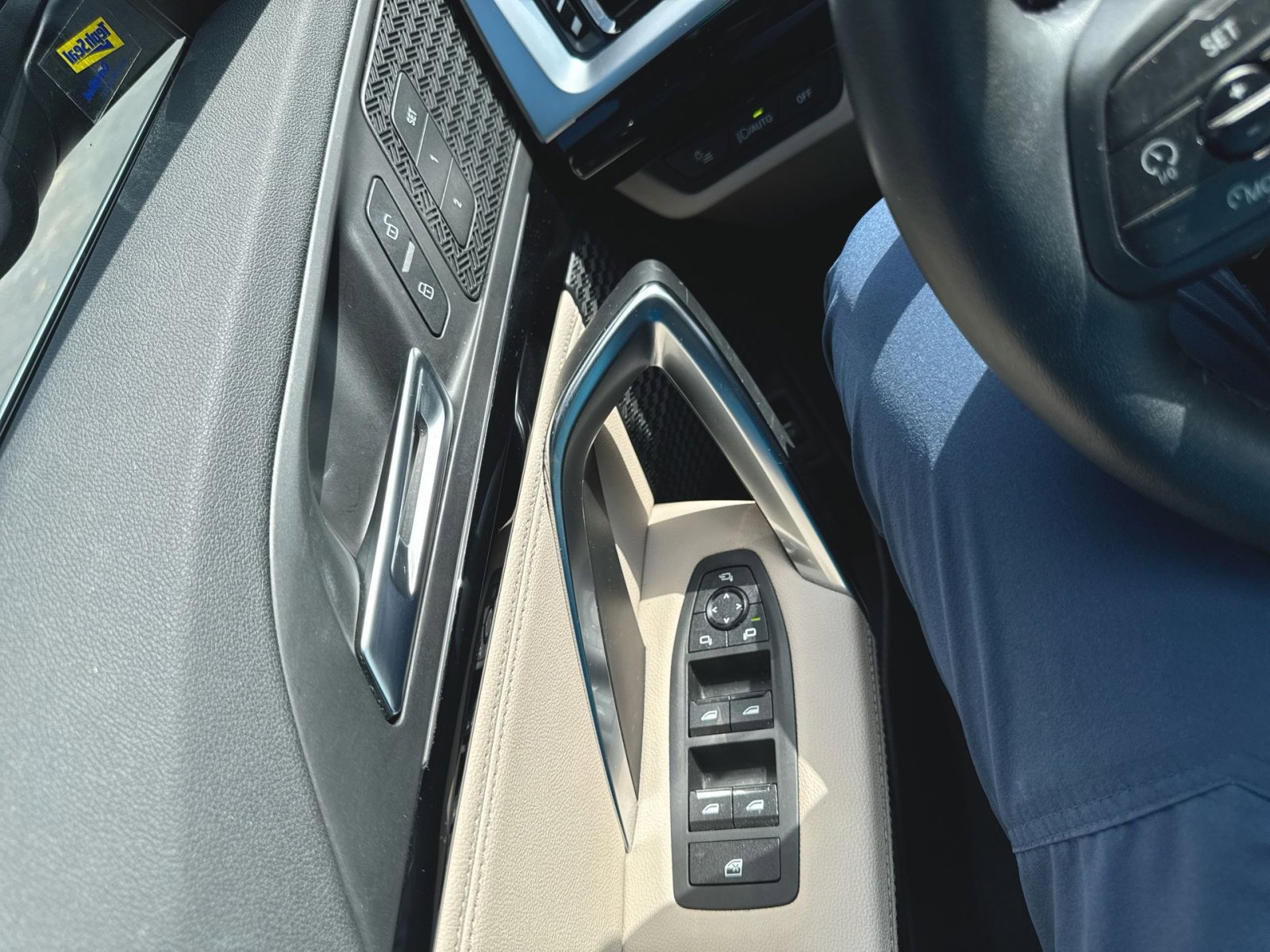 Certified 2023 BMW X1 xDrive28i w/ Convenience Package image 9