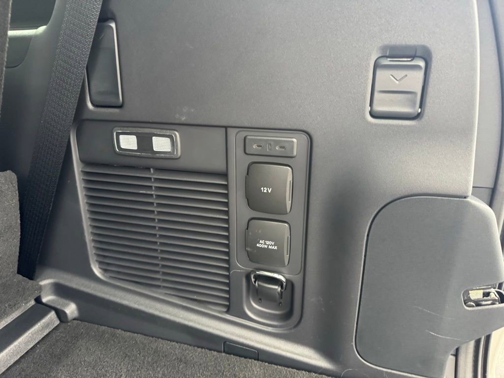 Used 2025 Ford Expedition Platinum w/ Platinum Ultimate Package image 10