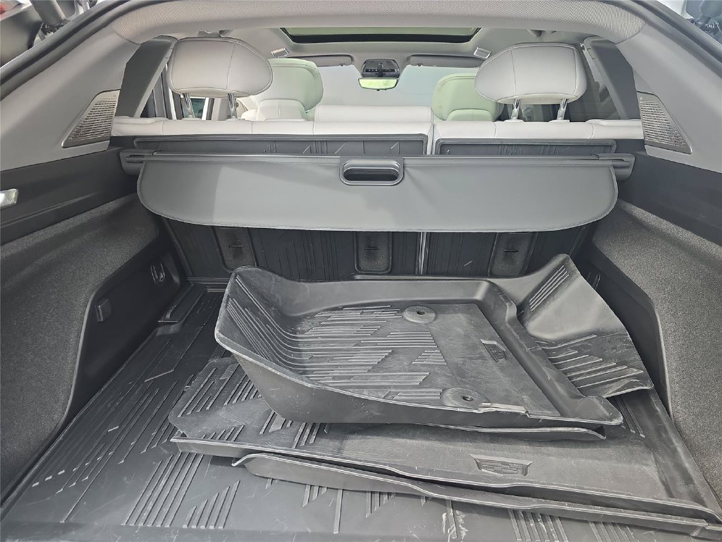 Used 2026 Cadillac Optiq Luxury 2 w/ LPO, Floor Liner Package RWD image 29