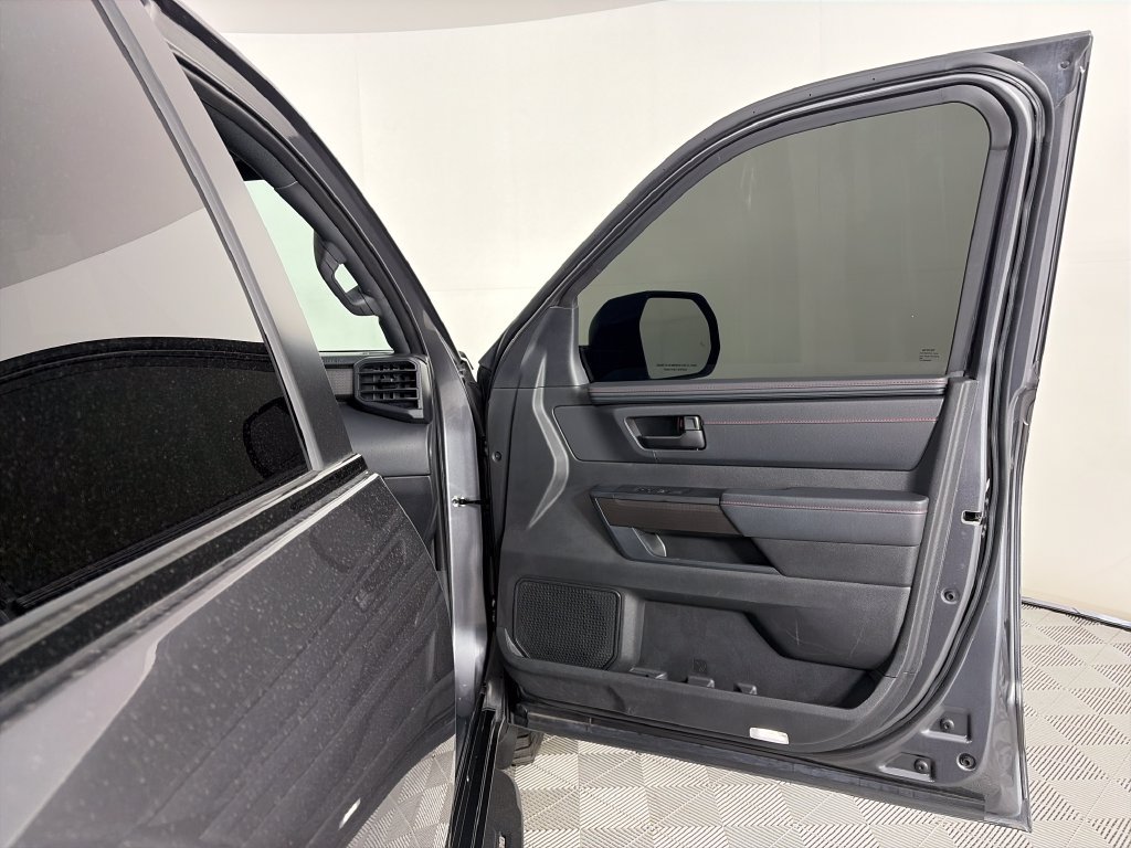 Used 2025 Toyota Sequoia TRD Pro AWD/4WD image 32