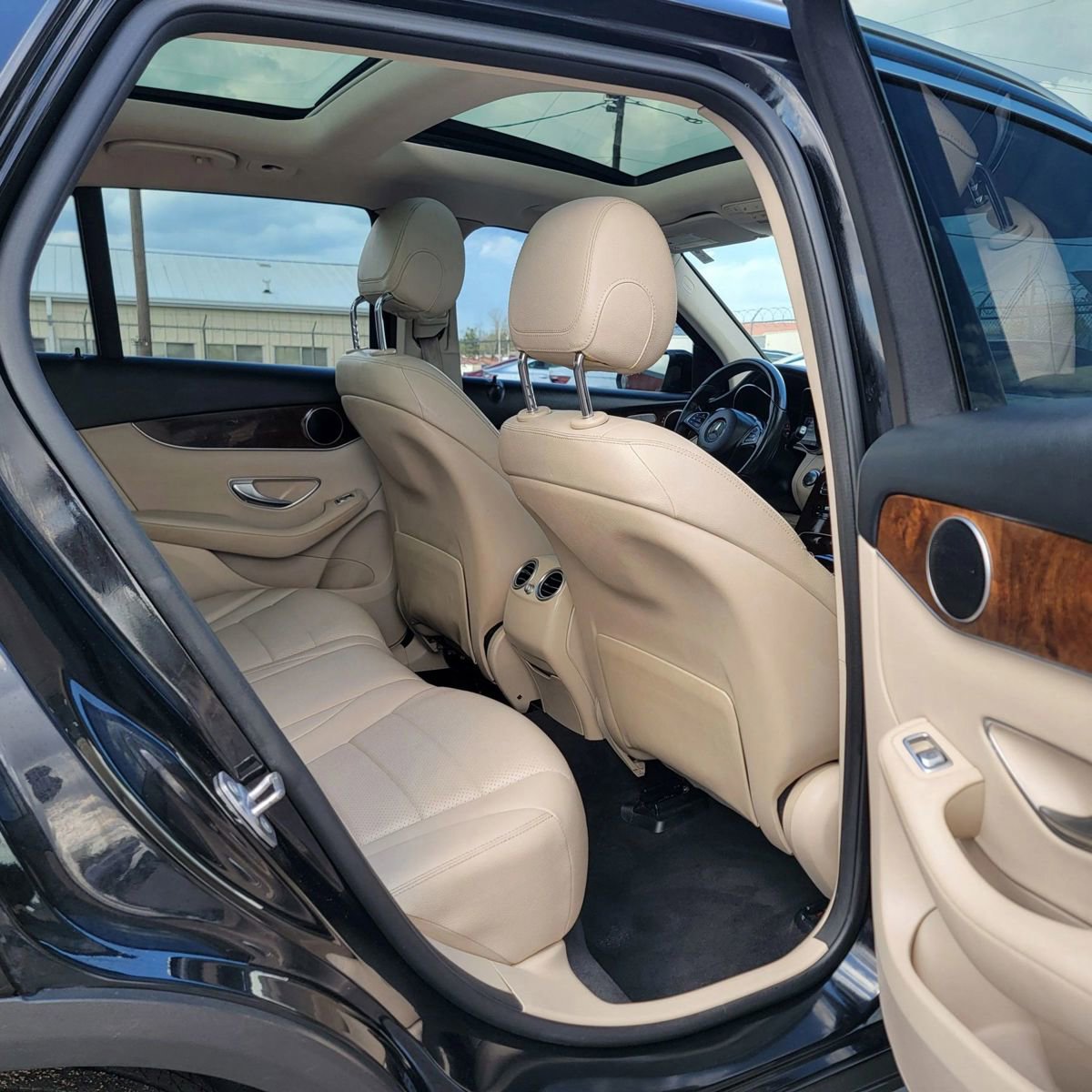 Used 2017 Mercedes-Benz GLC 300 image 12