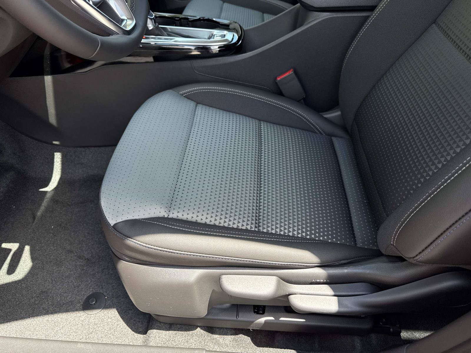 New 2026 Chevrolet Trax LT w/ Driver Confidence Package FWD image 19