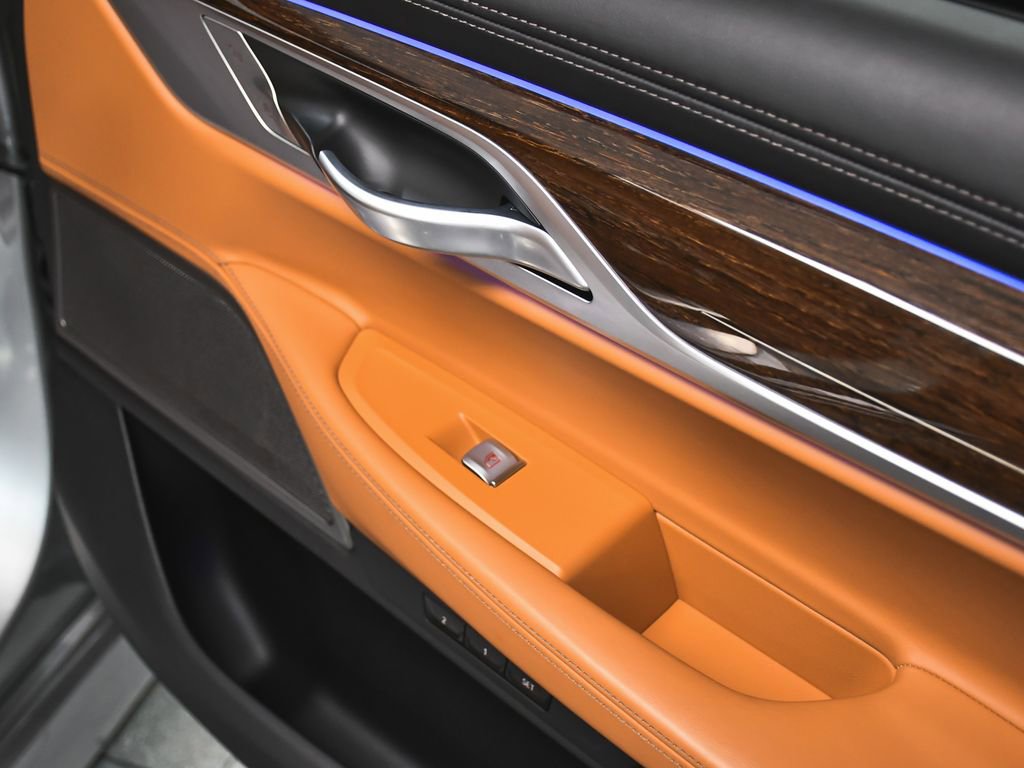 Used 2022 BMW 740i xDrive w/ M Sport Package image 19