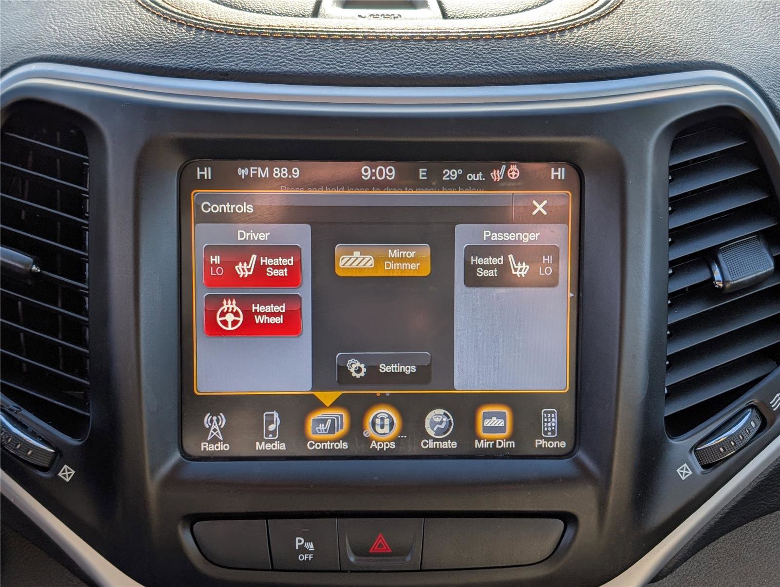 Used 2018 Jeep Cherokee Limited image 27