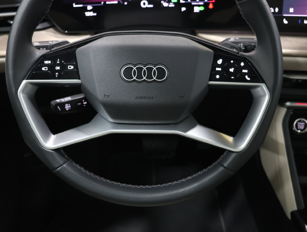Used 2025 Audi Q5 Premium w/ Convenience Package AWD/4WD image 17