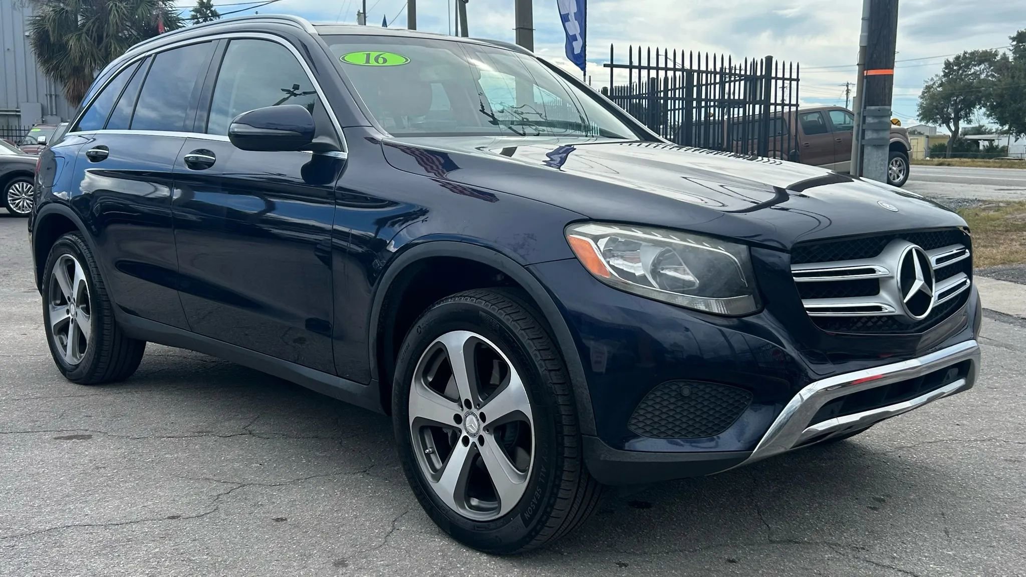 Used 2016 Mercedes-Benz GLC 300 image 4