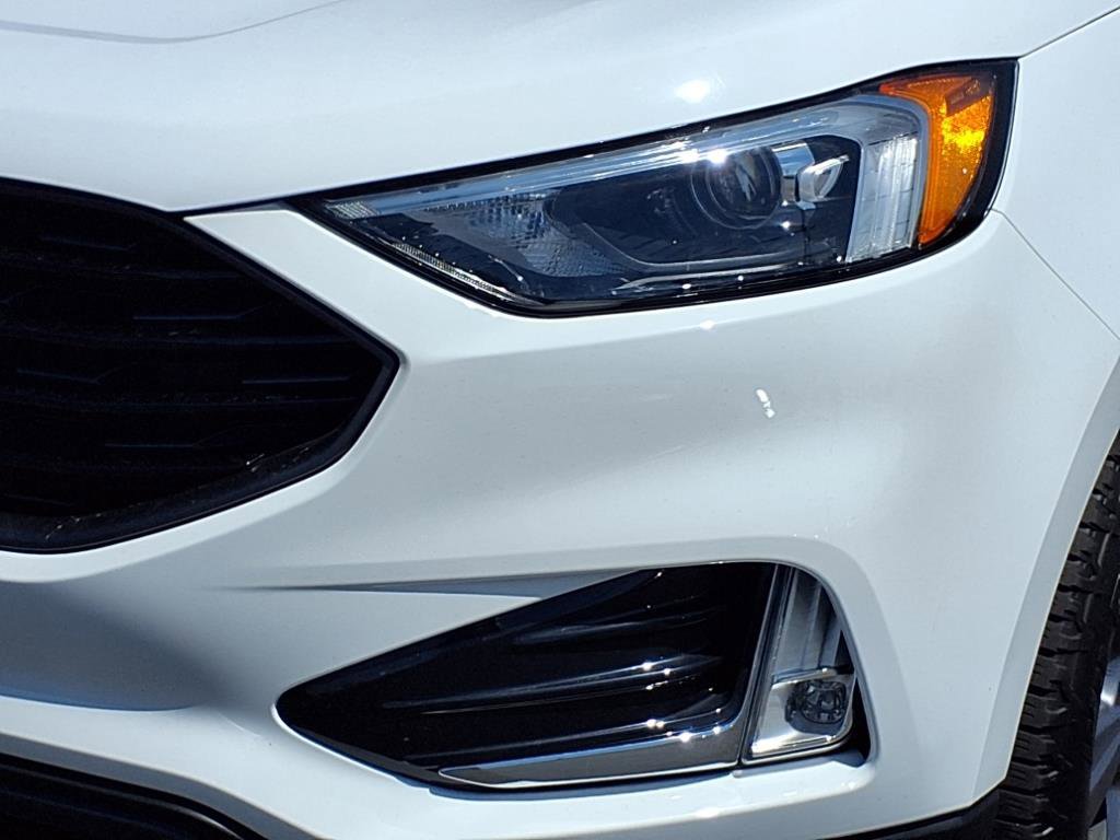 Used 2023 Ford Edge SEL w/ Sport Appearance Package image 29