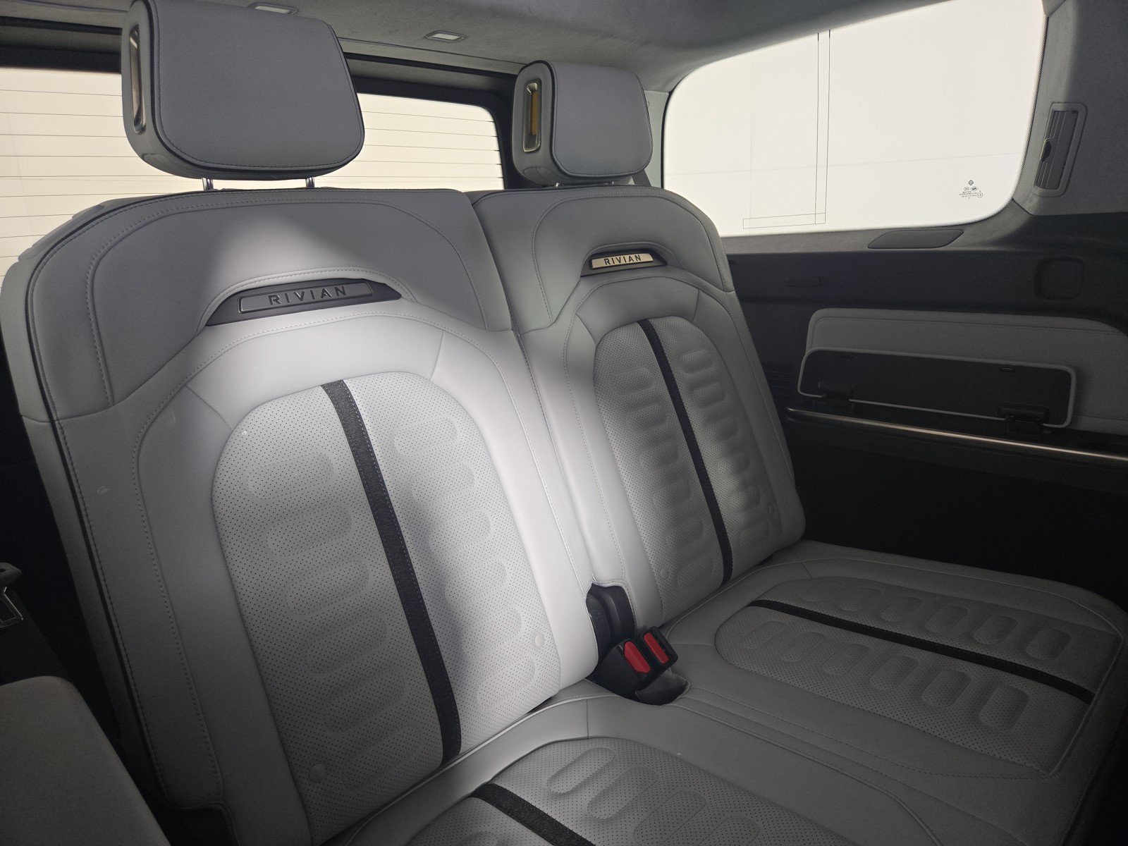 Used 2023 Rivian R1S Adventure AWD/4WD image 59