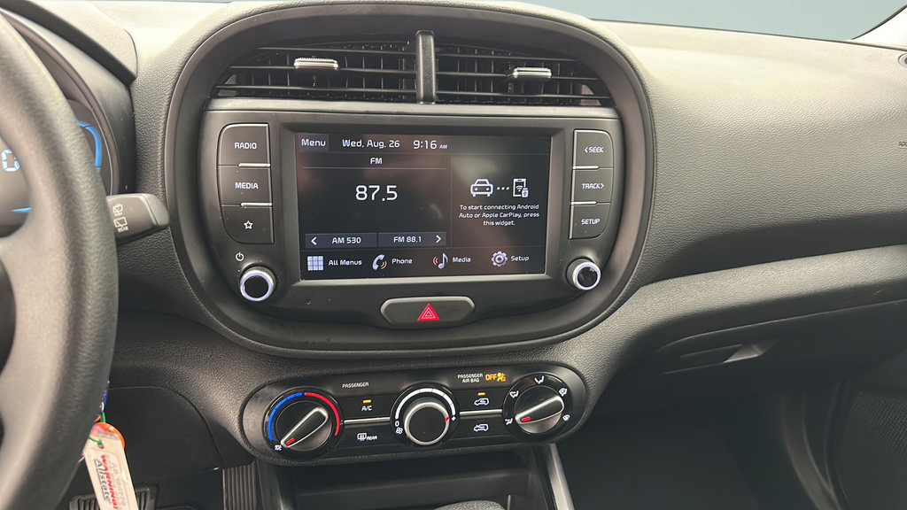 Used 2025 Kia Soul LX w/ LX Technology Package FWD image 16