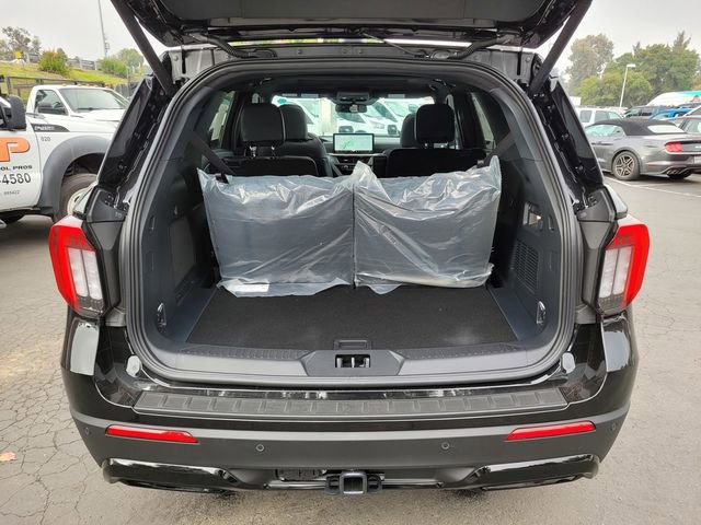 New 2026 Ford Explorer ST-Line w/ ST-Line Street Pack AWD/4WD image 17