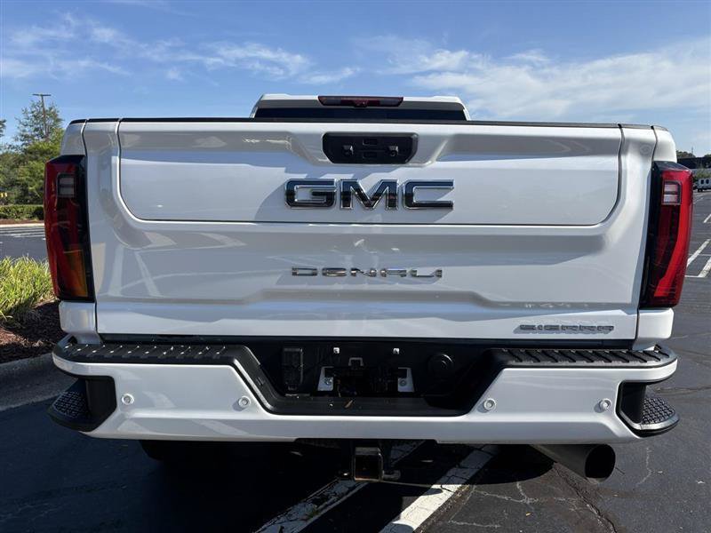 Used 2024 GMC Sierra 2500 Denali Ultimate AWD/4WD image 8