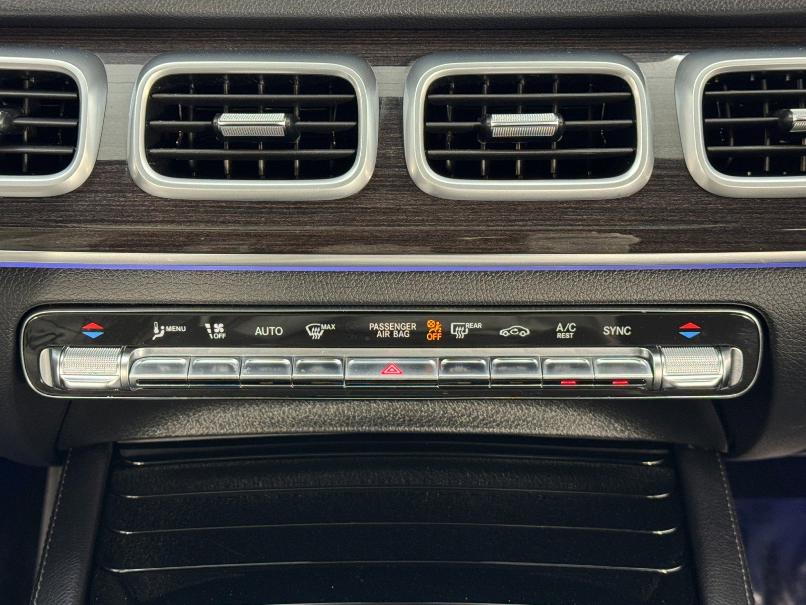 Used 2021 Mercedes-Benz GLE 350 w/ Premium Package image 33