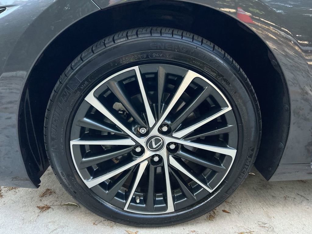 Certified 2024 Lexus ES 350 w/ Premium Package image 9