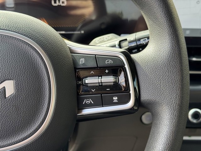 Certified 2025 Kia Carnival LX image 27