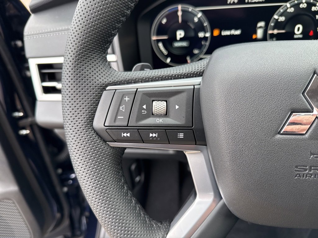 New 2025 Mitsubishi Outlander SE image 30