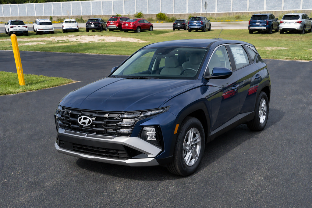 New 2026 Hyundai Tucson SE FWD image 1
