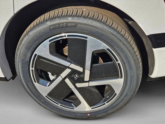 New 2026 Hyundai Ioniq 9 Calligraphy image 9