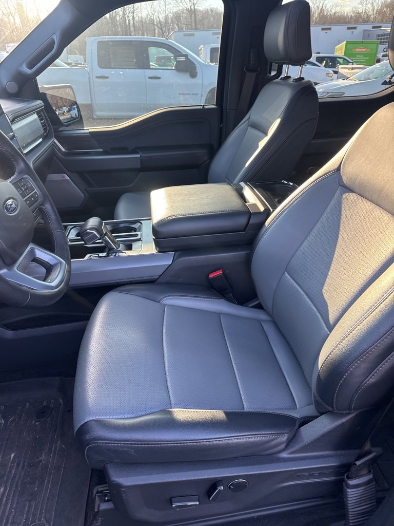 Used 2024 Ford F150 Lightning Lariat image 20