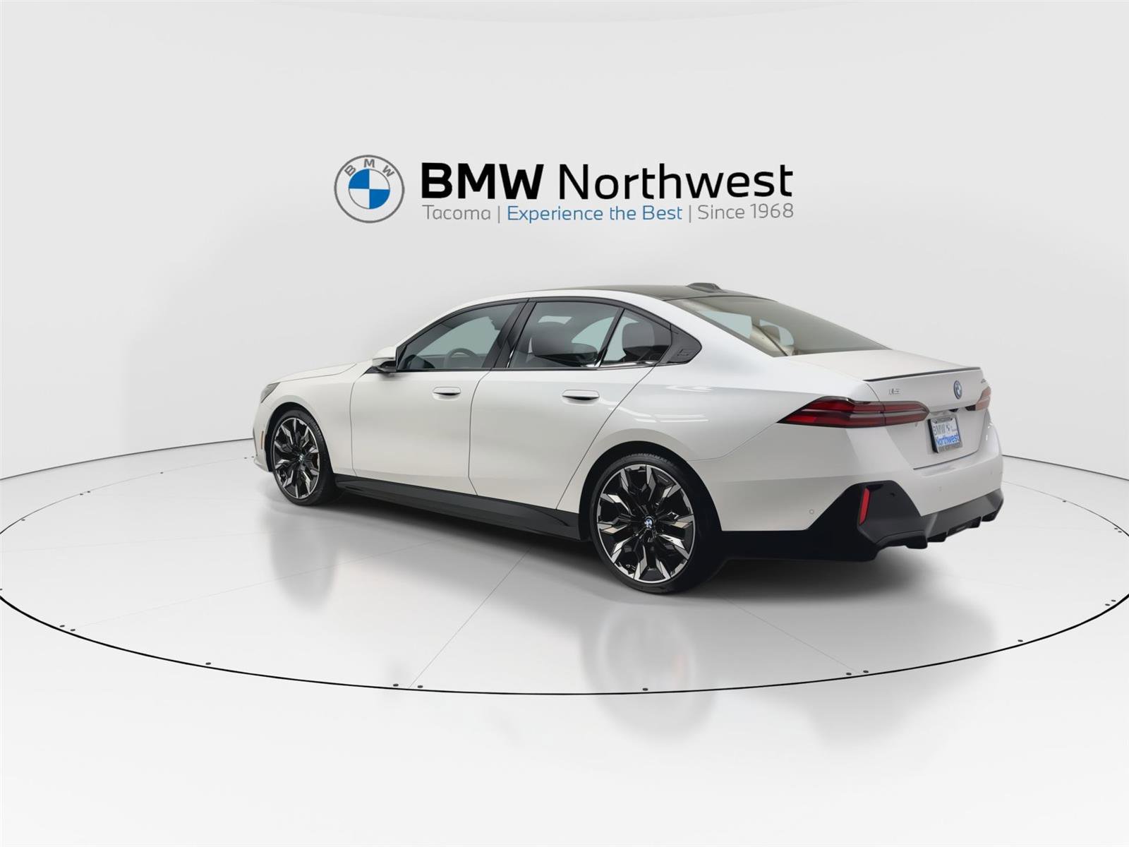 Used 2026 BMW i5 eDrive40 w/ M Sport Package RWD image 12