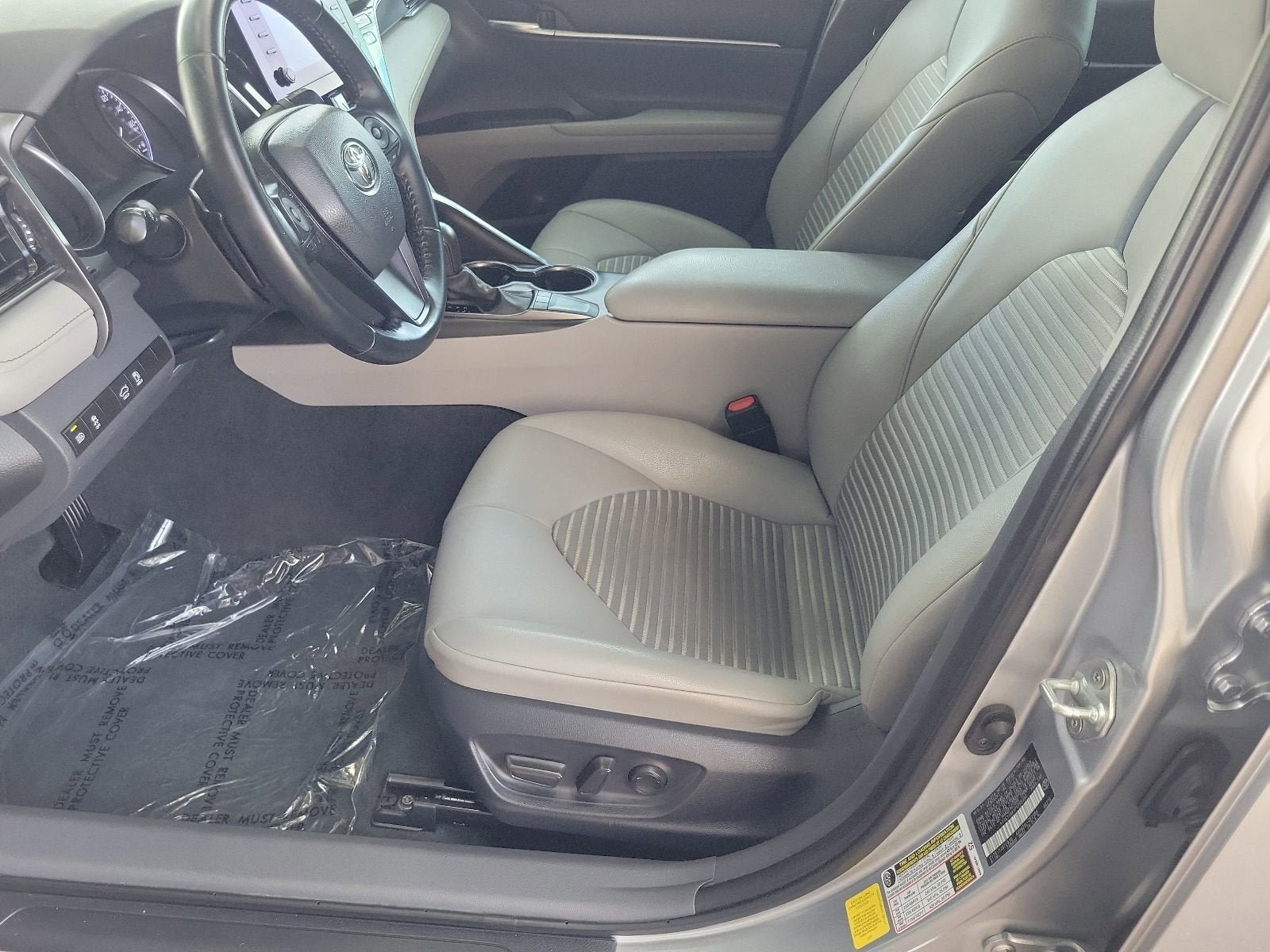 Used 2023 Toyota Camry SE FWD image 11