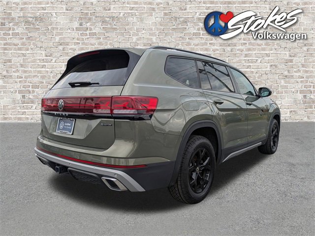 Certified 2025 Volkswagen Atlas Peak Edition SE image 4