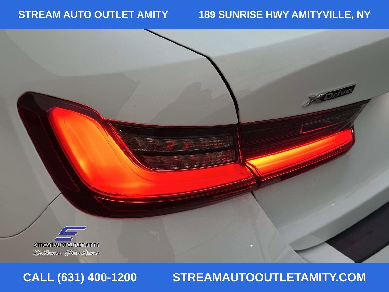 Used 2024 BMW 330i xDrive Sedan w/ Premium Package AWD/4WD image 14