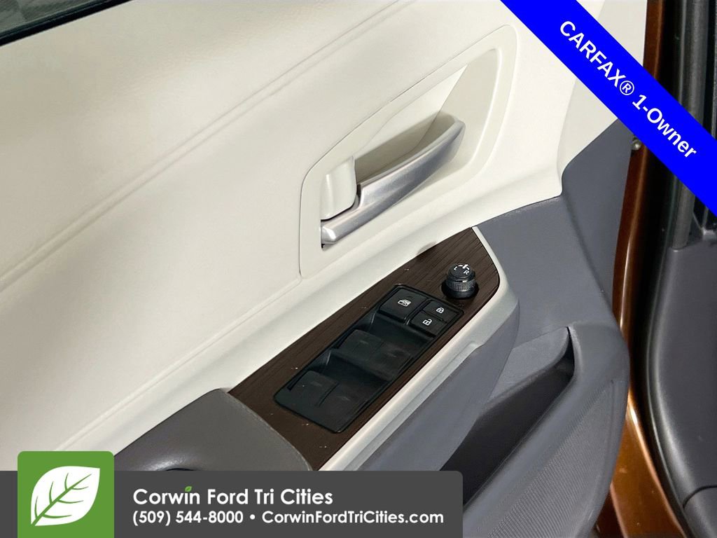 Used 2023 Toyota Sienna XLE w/ XLE Plus Package image 12