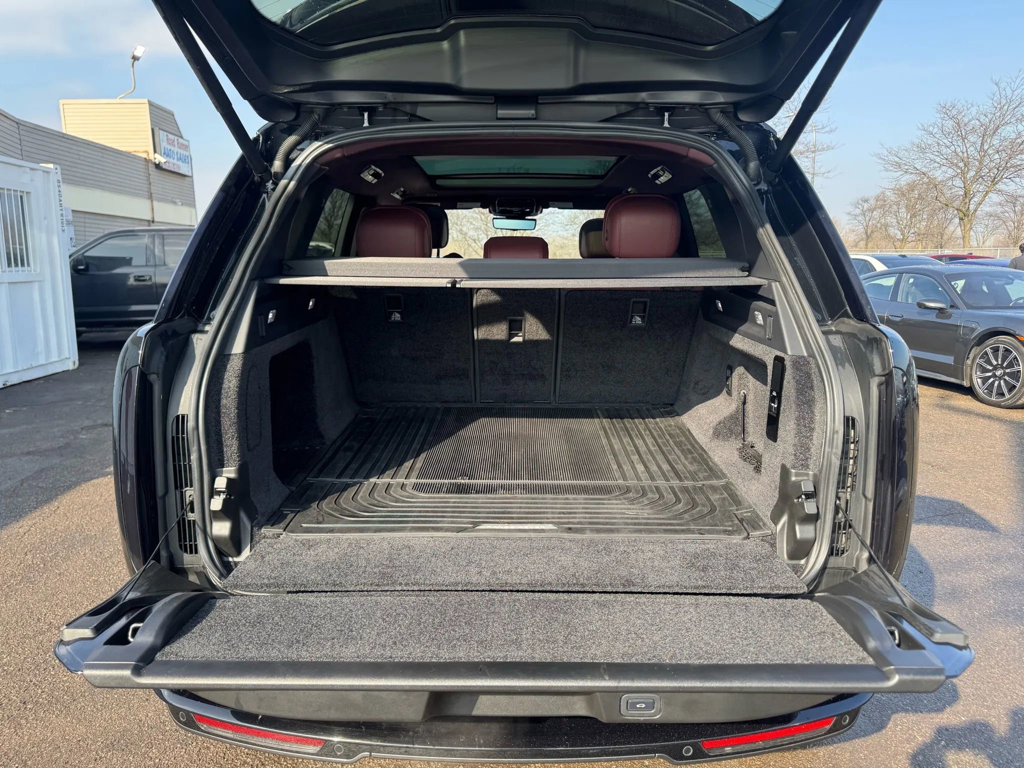 Used 2023 Land Rover Range Rover SE image 24