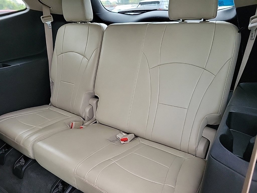 Used 2018 Buick Enclave Essence FWD image 13