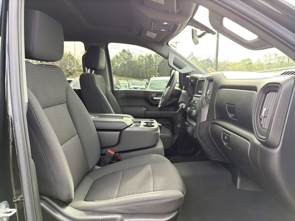 Used 2022 Chevrolet Silverado 2500 Custom w/ Custom Value Package image 18