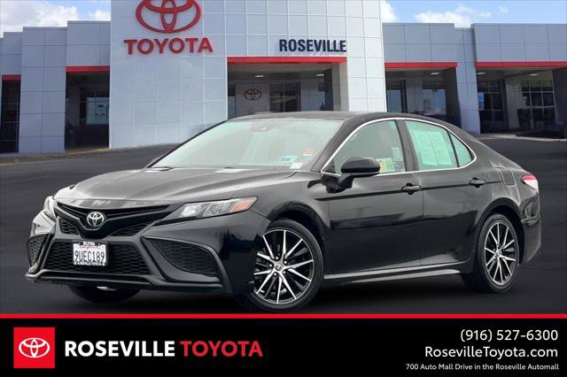 Certified 2021 Toyota Camry SE image 1