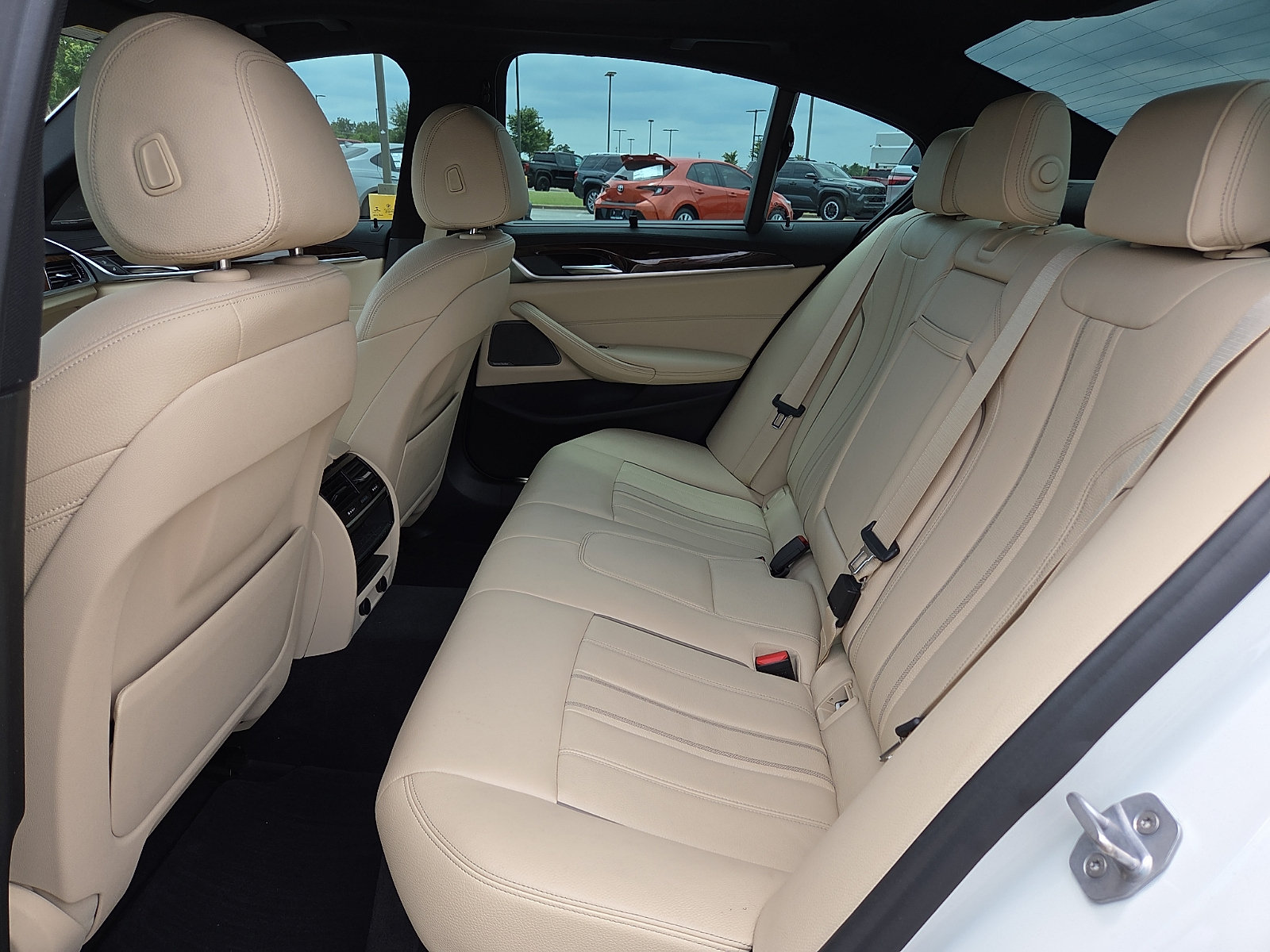 Used 2018 BMW 540i w/ M Sport Package RWD image 10