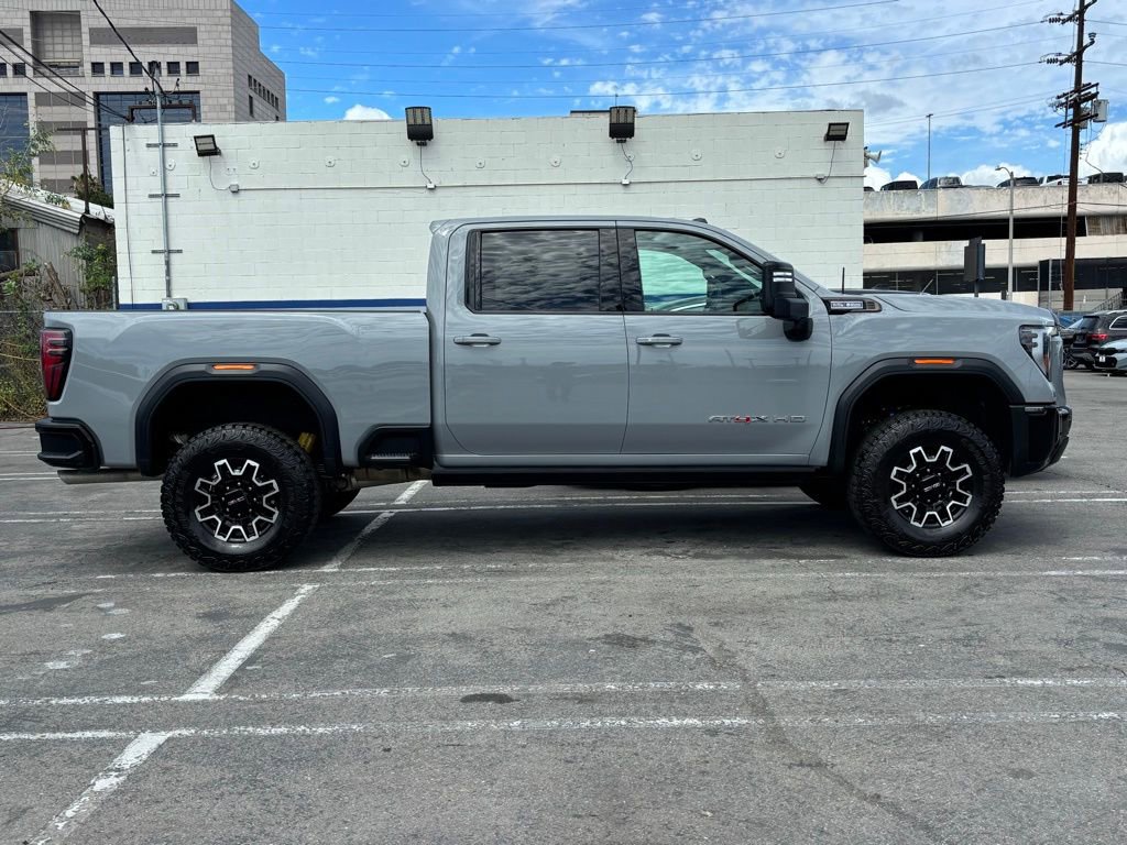 Used 2025 GMC Sierra 2500 AT4X image 3