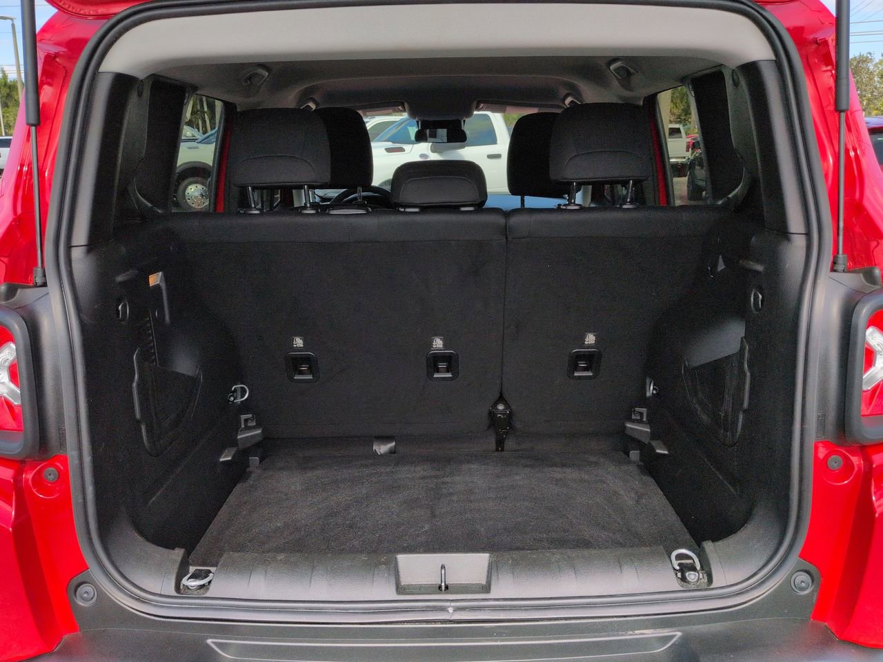 Used 2023 Jeep Renegade Latitude AWD/4WD image 13