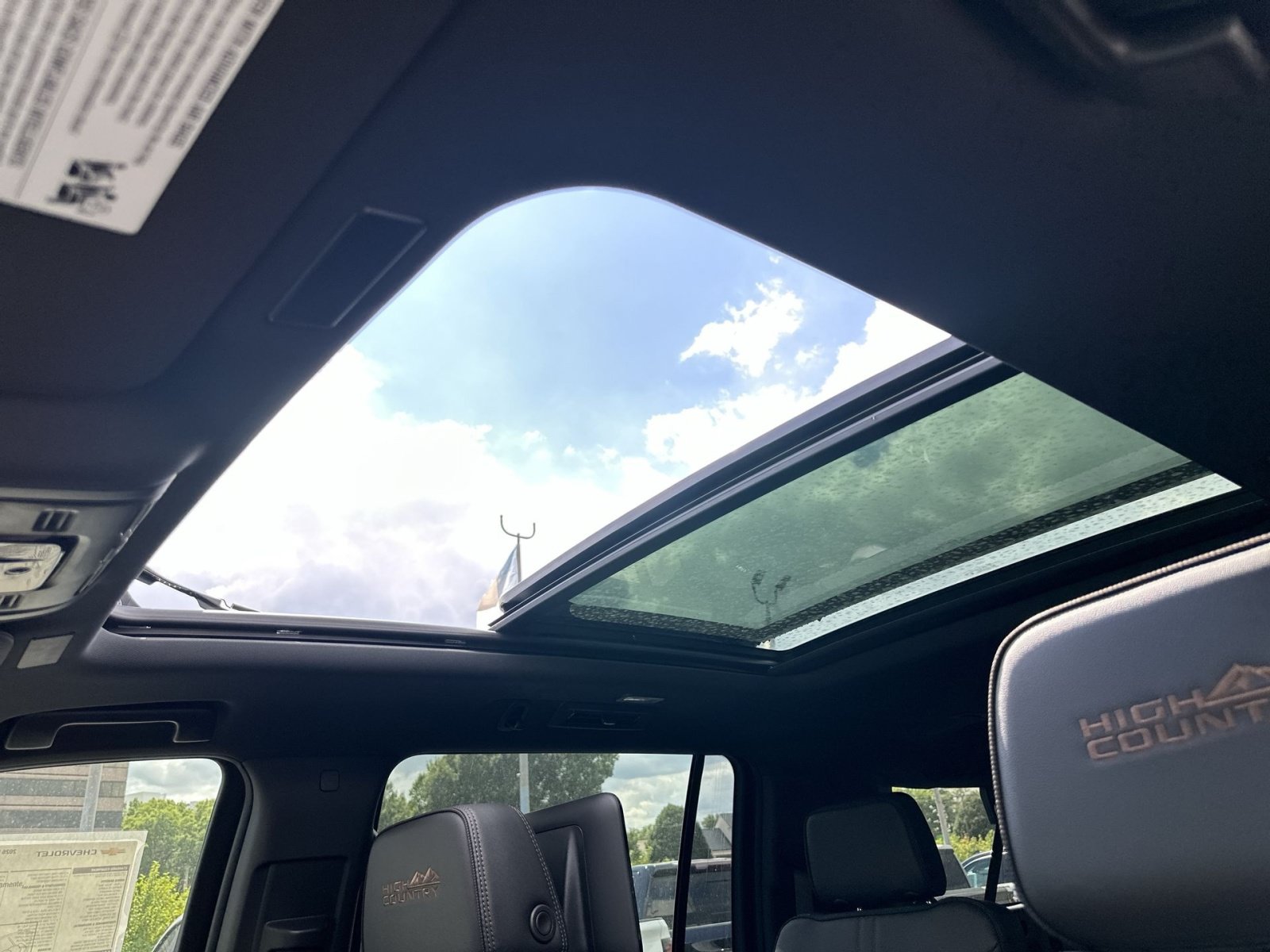 New 2026 Chevrolet Suburban High Country AWD/4WD image 24
