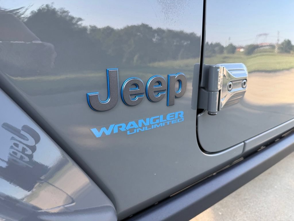 Used 2022 Jeep Wrangler Unlimited Rubicon 4xe w/ Steel Bumper Group AWD/4WD image 16